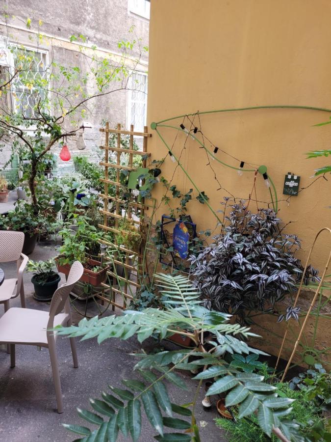 Secret Garden Apartment Загреб Экстерьер фото